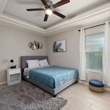 Cozy 3 Bed 2 Bath Apartment, Near Shopping Plazas, Expressway And Free Parking 爱丁堡 外观 照片